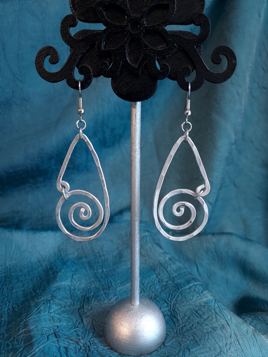 Hammered deals wire earrings